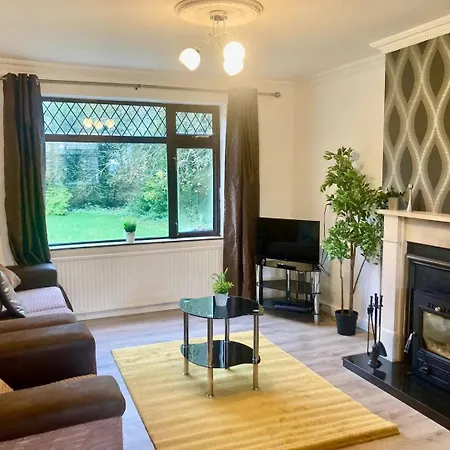 Leixlip 4-bed Sleeps 6 Ideal For Groups * Kildare