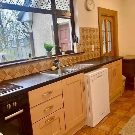 Leixlip 4-bed Sleeps 6 Ideal For Groups Kildare